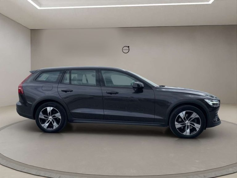 Volvo V60 Cross Country B4 AWD Plus - photo 4