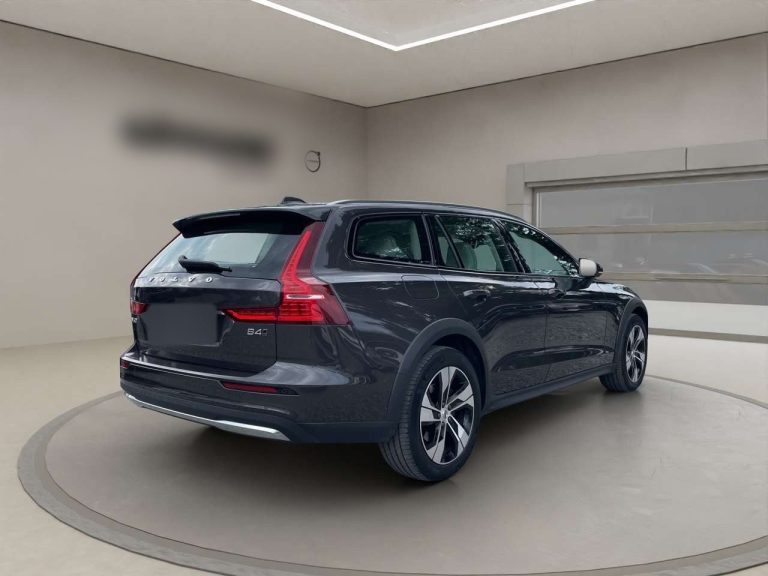 Volvo V60 Cross Country B4 AWD Plus - photo 5