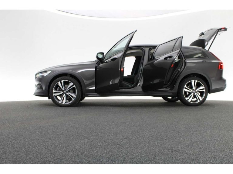 Volvo V60 Cross Country B4 AWD Plus - photo 7