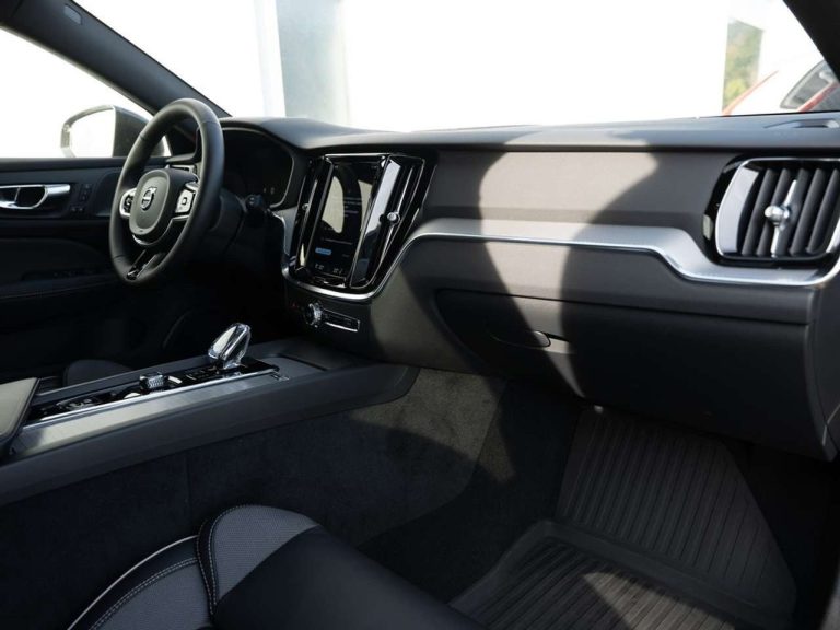 Volvo V60 Cross Country B4 Plus AWD - photo 7