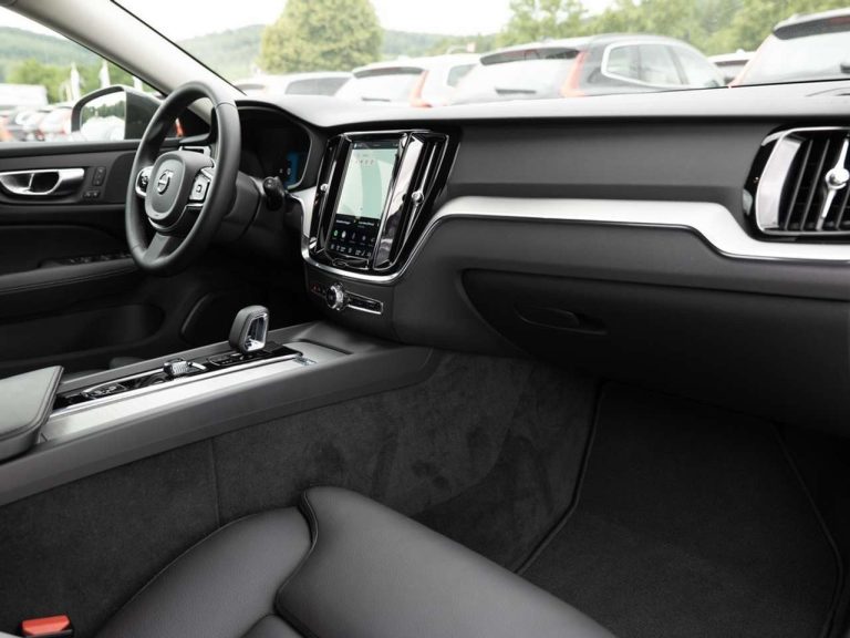 Volvo V60 Cross Country B4 AWD Plus - photo 8