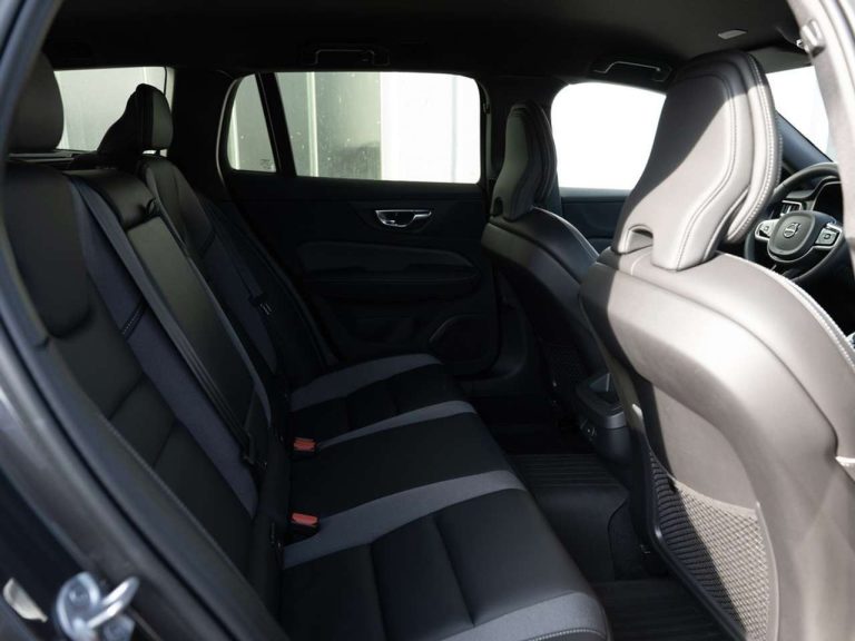 Volvo V60 Cross Country B4 Plus AWD - photo 8