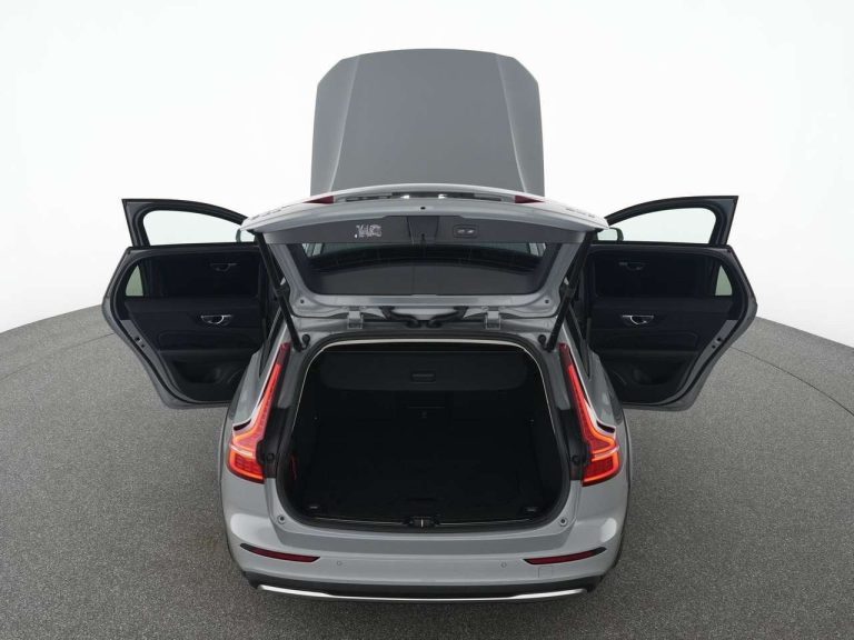 Volvo V60 Cross Country B4 AWD Plus - photo 9