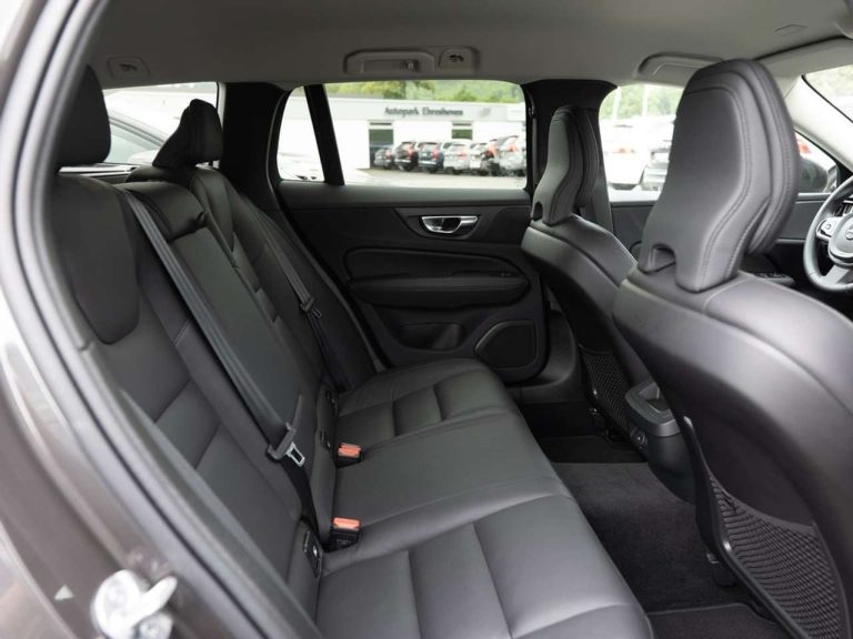 Volvo V60 Cross Country B4 AWD Plus - photo 9