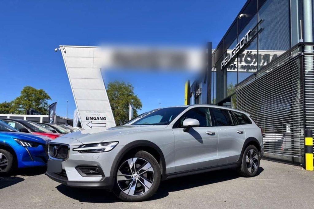 Volvo V60 Cross Country B4 AWD Plus