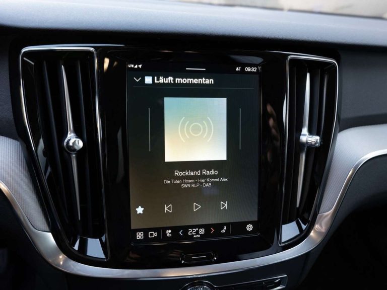 Volvo V60 Cross Country B4 AWD Plus - photo 13