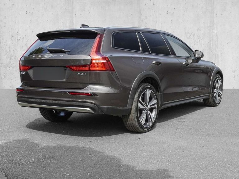 Volvo V60 Cross Country B4 AWD Plus Bright - photo 2
