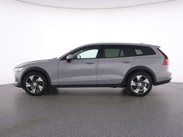 Volvo V60 Cross Country B4 AWD - photo 3