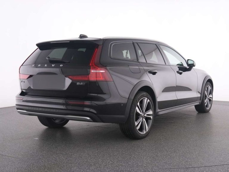Volvo V60 Cross Country B4 AWD Ultimate - photo 3