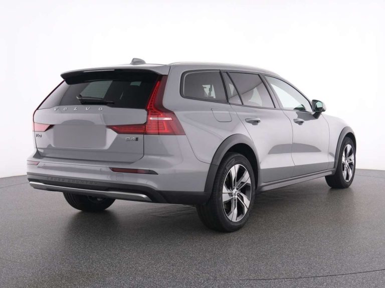 Volvo V60 Cross Country B4 AWD - photo 4