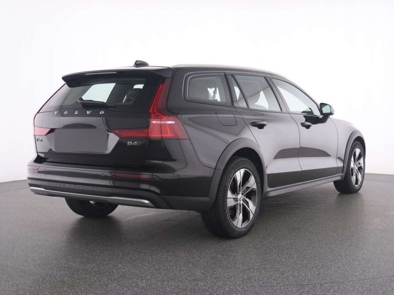 Volvo V60 Cross Country B4 AWD Plus - photo 4