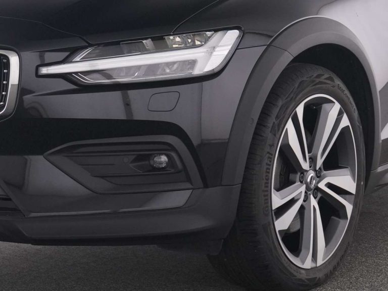 Volvo V60 Cross Country B4 AWD Ultimate - photo 6