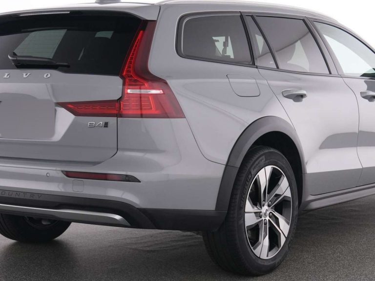 Volvo V60 Cross Country B4 AWD - photo 7