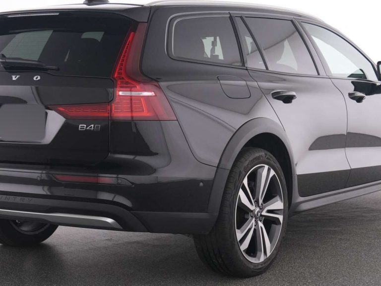 Volvo V60 Cross Country B4 AWD Ultimate - photo 7
