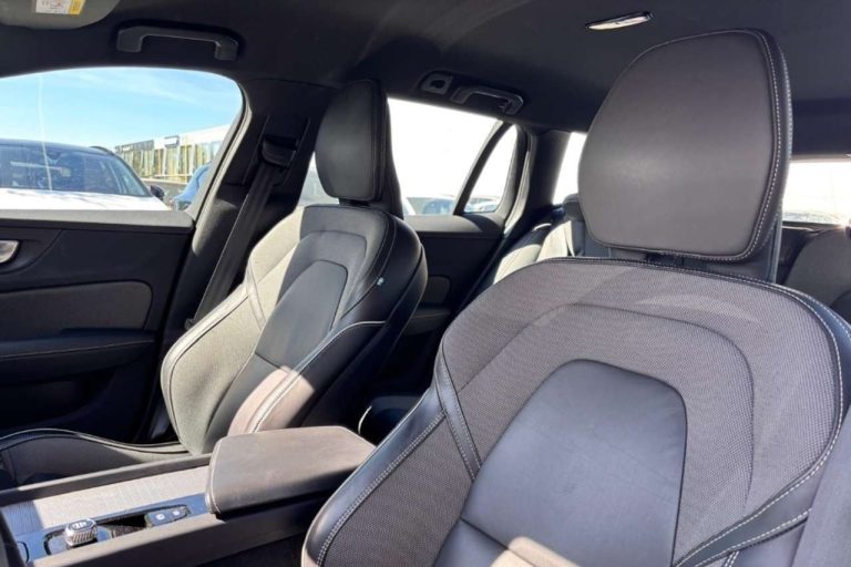 Volvo V60 Cross Country B4 AWD Plus - photo 8