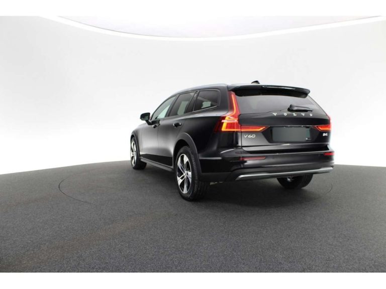 Volvo V60 Cross Country B4 AWD Plus - photo 8