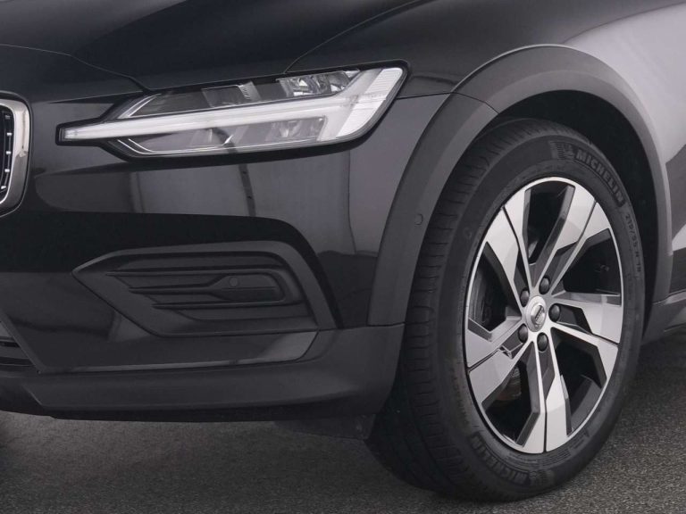 Volvo V60 Cross Country B4 AWD Plus - photo 8