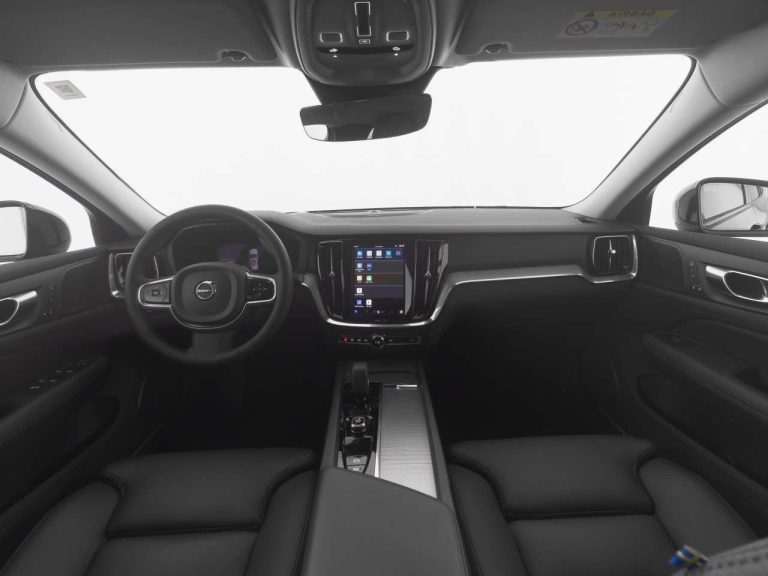 Volvo V60 Cross Country B4 AWD Ultimate - photo 8