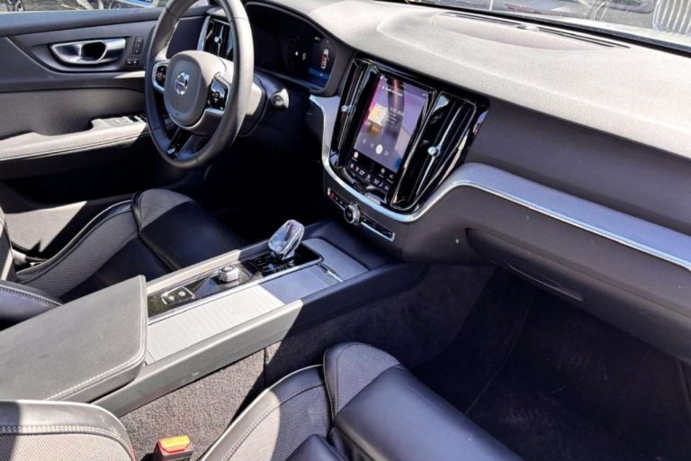 Volvo V60 Cross Country B4 AWD Plus - photo 9