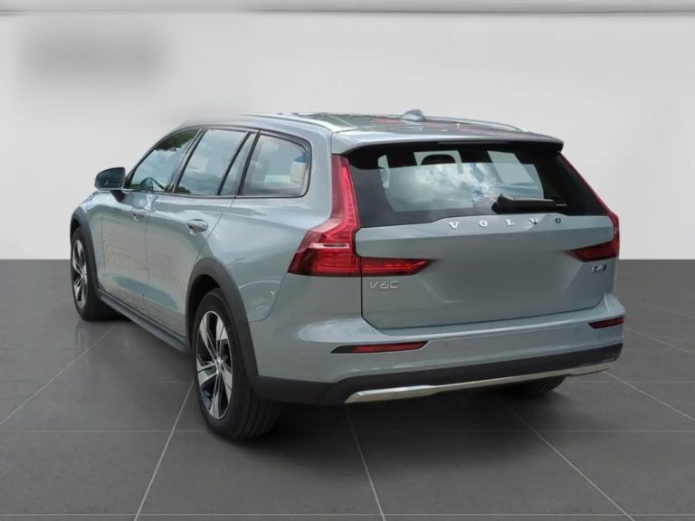 Volvo V60 Cross Country B4 AWD Plus - photo 3