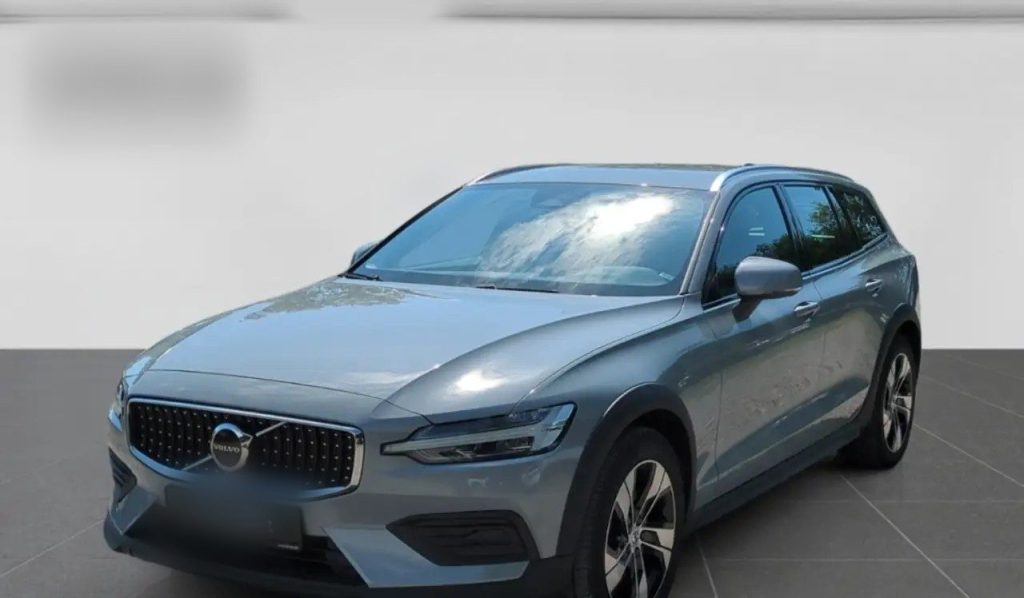 Volvo V60 Cross Country B4 AWD Plus