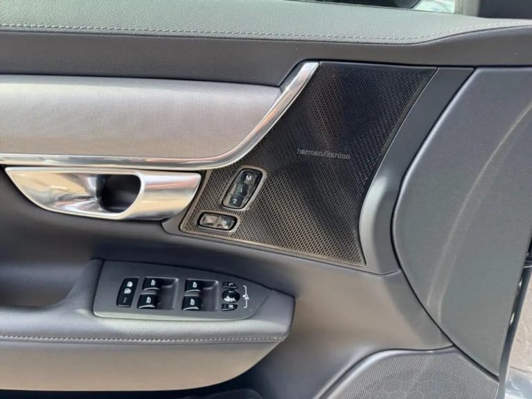 Volvo V90 B4 Plus Dark - photo 13