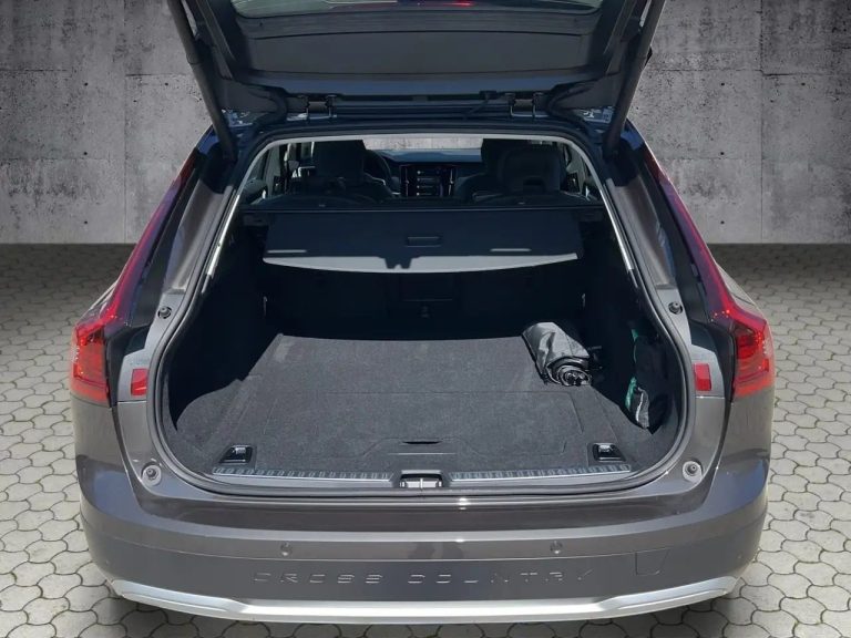 Volvo V90 Cross Country B4 AWD - photo 13