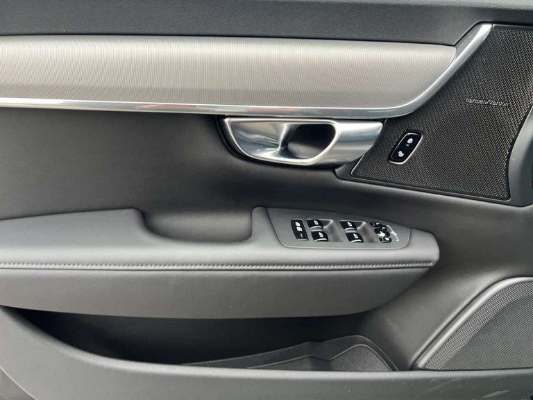 Volvo V90 Recharge T6 AWD Core - photo 12