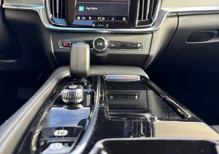 Volvo V90 T6 Recharge AWD Core - photo 14