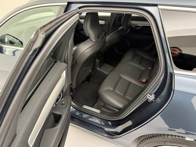 Volvo V90 Recharge T6 AWD Core - photo 16