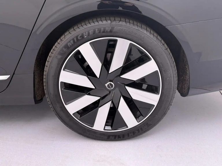 Volvo V90 Recharge T6 AWD Core - photo 17