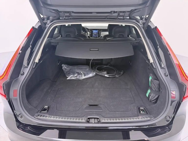 Volvo V90 Recharge T6 AWD Core - photo 18
