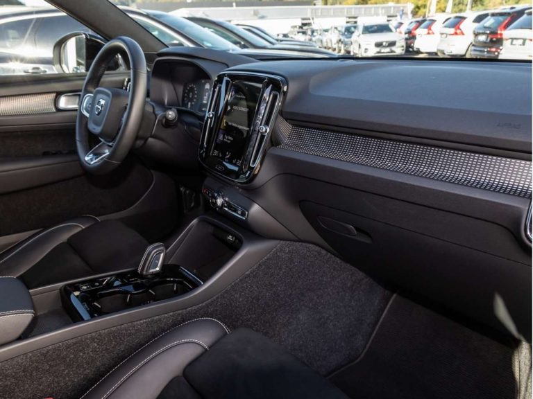Volvo XC40 T4 Recharge R-Design - photo 7