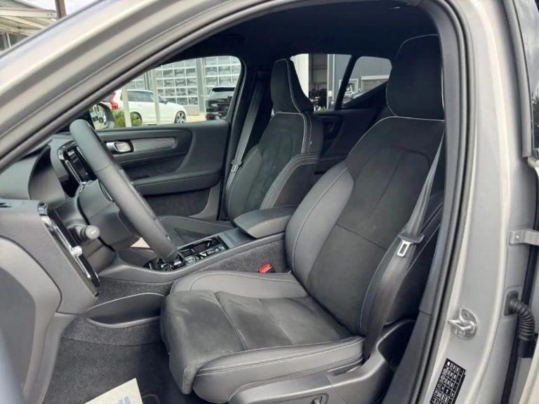 Volvo XC40 B3 Plus Dark - photo 10