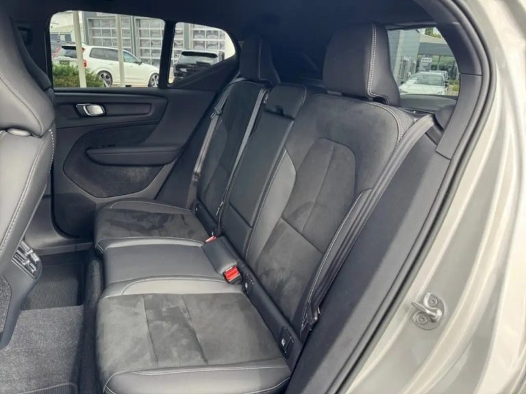 Volvo XC40 B3 Plus Dark - photo 11
