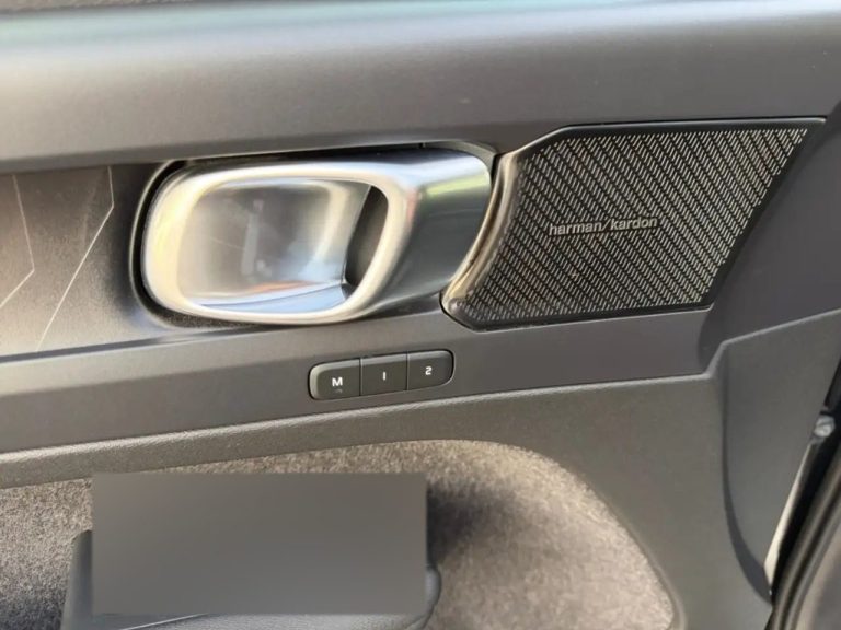 Volvo XC40 T5 Recharge Plus Dark - photo 13
