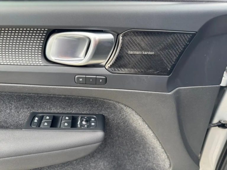Volvo XC40 B3 Plus Dark - photo 13