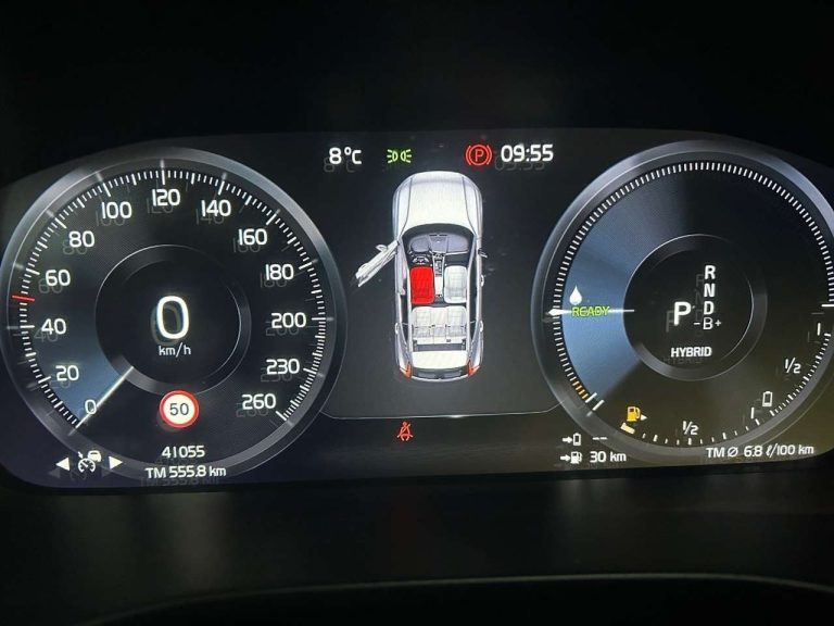 Volvo XC40 T5 Recharge Plus Dark - photo 8