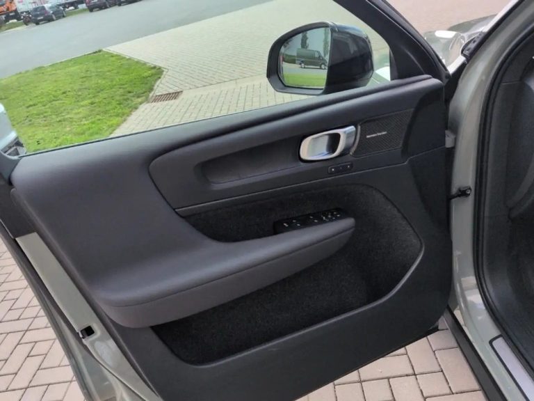 Volvo XC40 Recharge Pure Electric Ultimate - photo 11