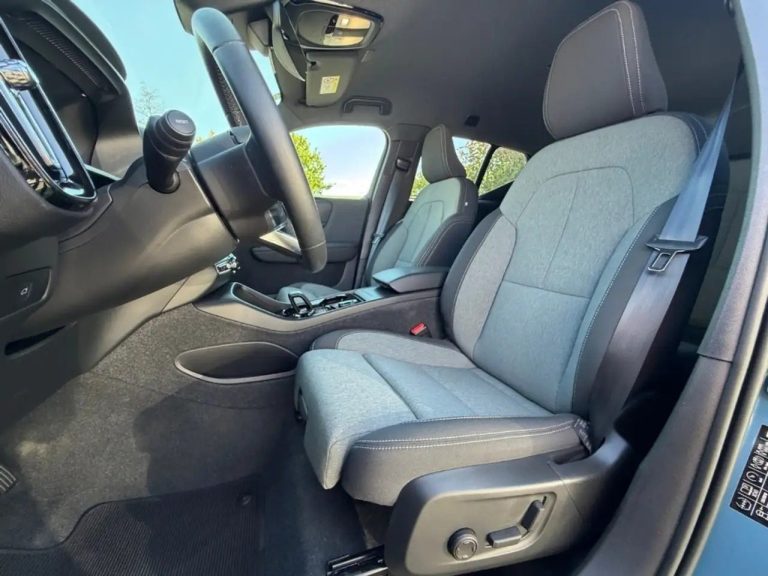 Volvo XC40 B3 Plus Dark - photo 11