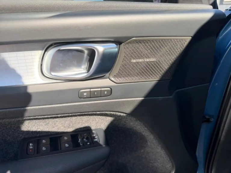 Volvo XC40 B3 Plus Dark - photo 13