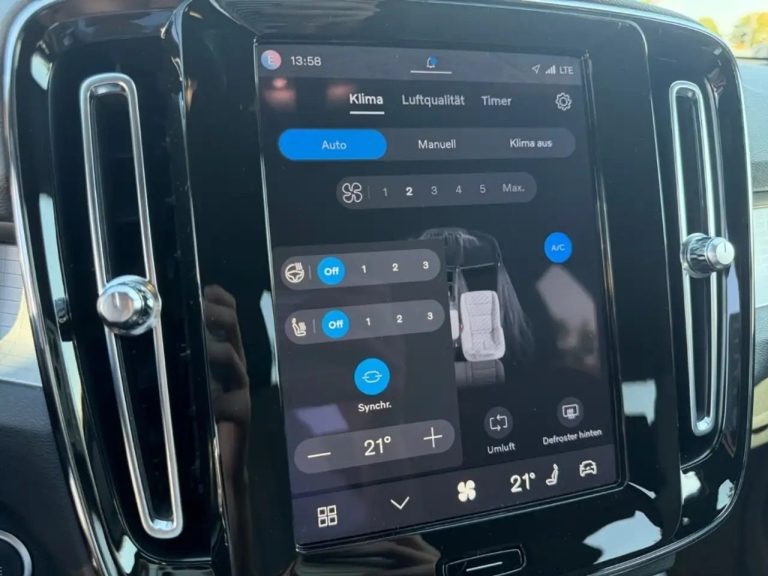 Volvo XC40 B3 Plus Dark - photo 17