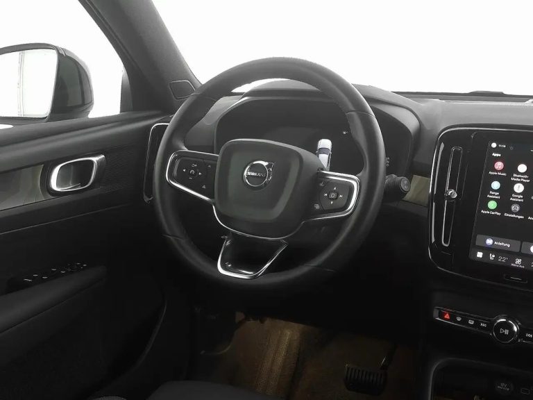 Volvo XC40 Recharge Extended Range Plus - photo 4
