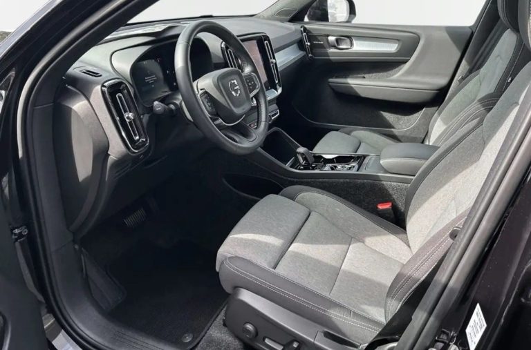 Volvo XC40 B3 Plus Black Edition - photo 10