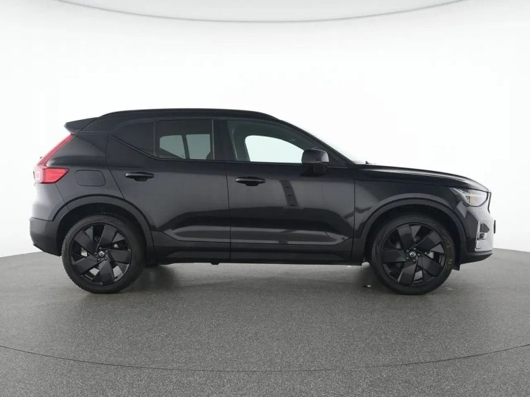 Volvo XC40 B3 Plus Black Edition - photo 11