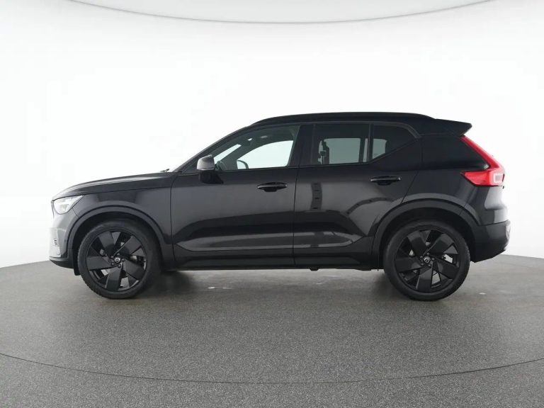 Volvo XC40 B3 Plus Black Edition - photo 11