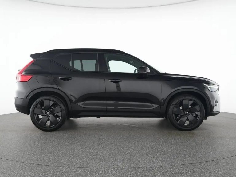 Volvo XC40 B3 Plus Black Edition - photo 11