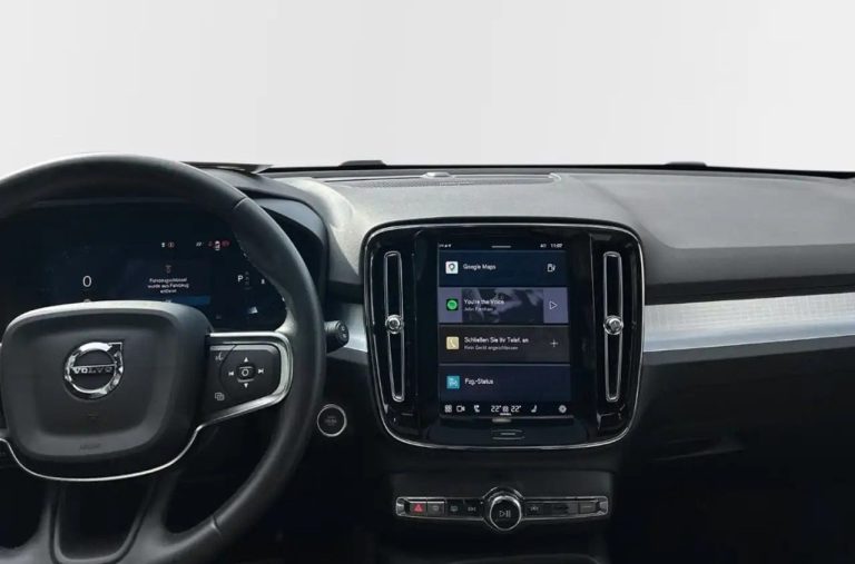 Volvo XC40 B3 Plus Black Edition - photo 11