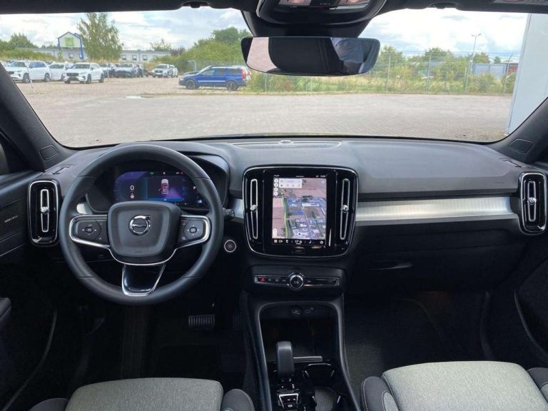 Volvo XC40 B3 Plus Dark - photo 11