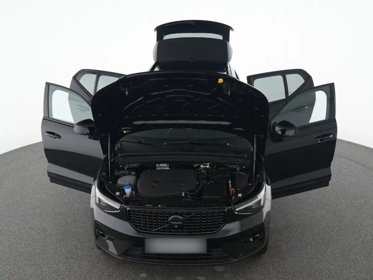 Volvo XC40 B3 Plus Black Edition - photo 12